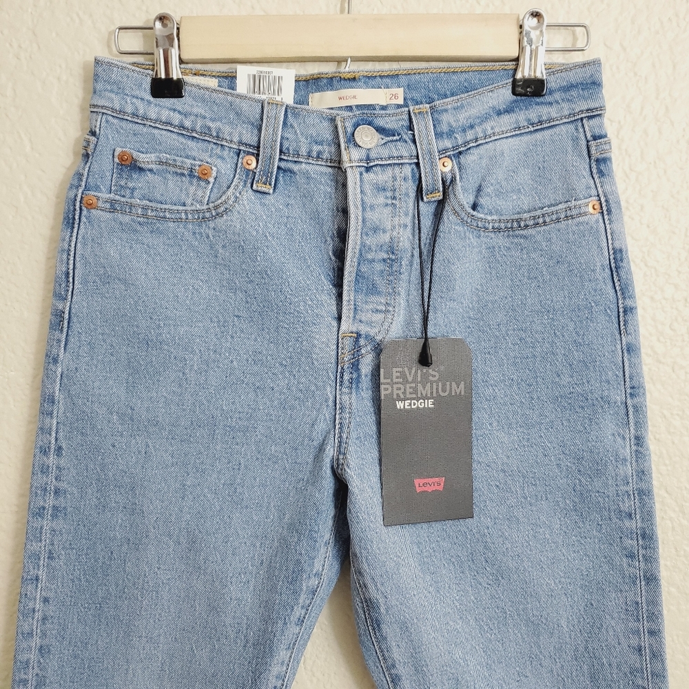 Levi's WEDGIE Premium High Rise Jeans Size 25 - Picture 4 of 4